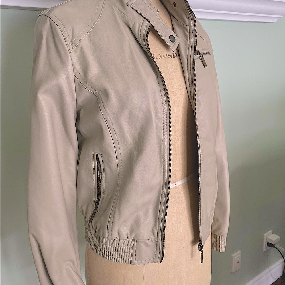 Forever 21 Beige Faux Leather Jacket - Picture 1 of 4